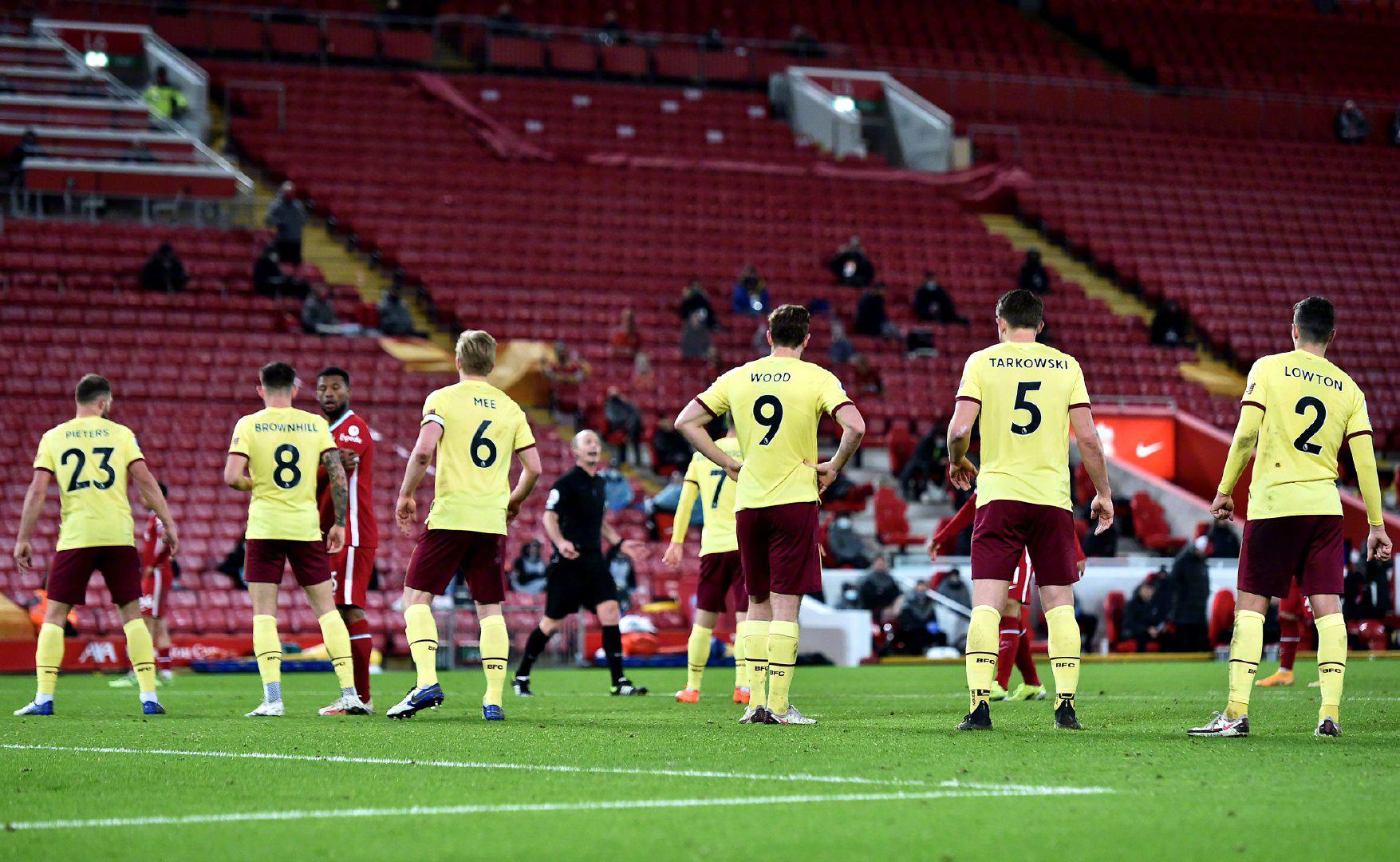 揭幕战中登 揭幕战中登